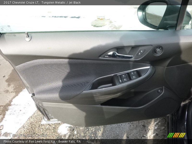 Tungsten Metallic / Jet Black 2017 Chevrolet Cruze LT