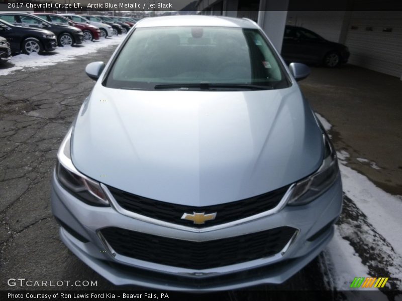 Arctic Blue Metallic / Jet Black 2017 Chevrolet Cruze LT