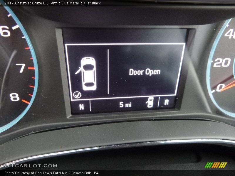 Arctic Blue Metallic / Jet Black 2017 Chevrolet Cruze LT