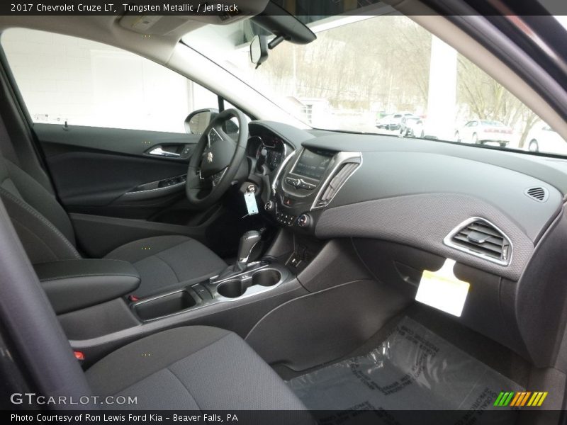 Tungsten Metallic / Jet Black 2017 Chevrolet Cruze LT