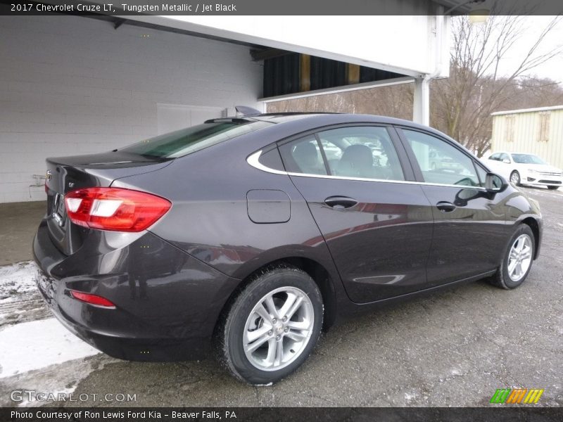 Tungsten Metallic / Jet Black 2017 Chevrolet Cruze LT