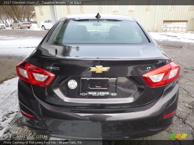 Tungsten Metallic / Jet Black 2017 Chevrolet Cruze LT