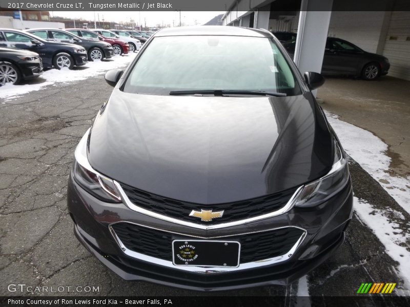 Tungsten Metallic / Jet Black 2017 Chevrolet Cruze LT