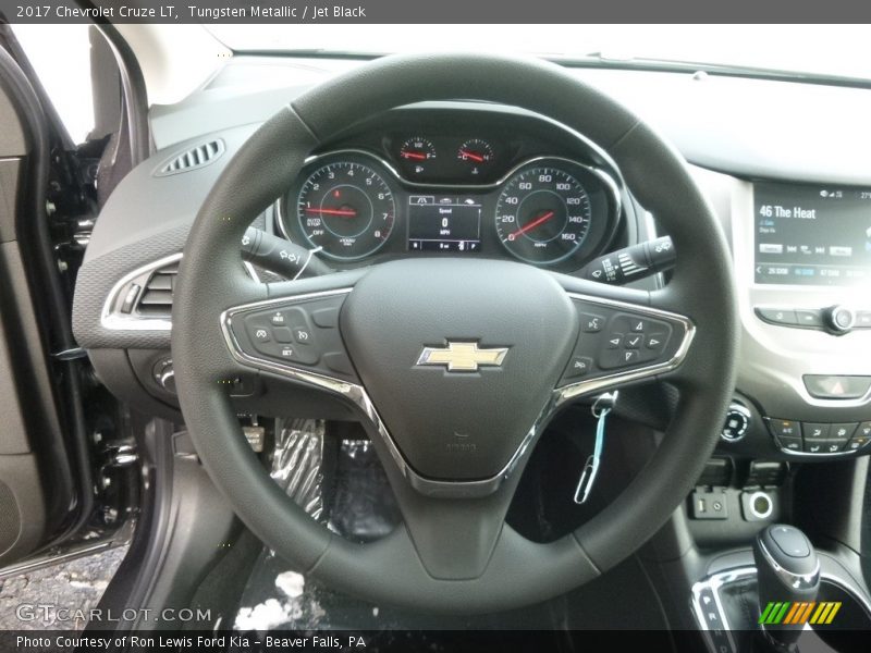 Tungsten Metallic / Jet Black 2017 Chevrolet Cruze LT