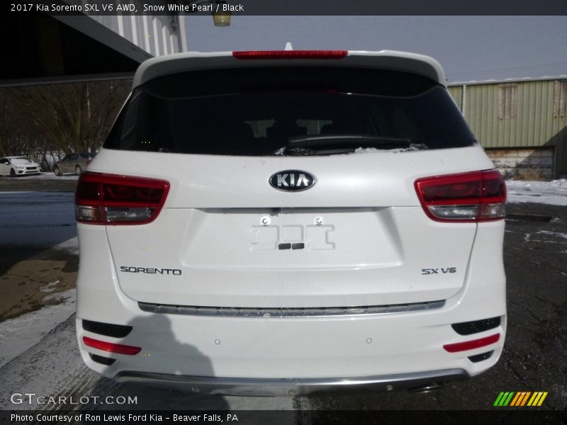Snow White Pearl / Black 2017 Kia Sorento SXL V6 AWD