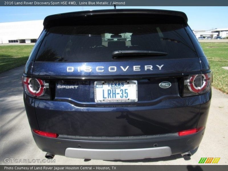 Loire Blue Metallic / Almond 2016 Land Rover Discovery Sport HSE 4WD