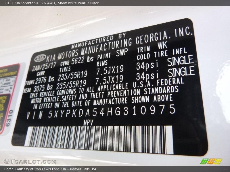 Snow White Pearl / Black 2017 Kia Sorento SXL V6 AWD