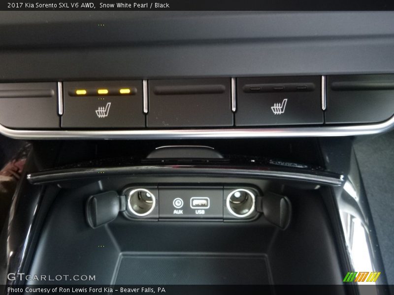 Snow White Pearl / Black 2017 Kia Sorento SXL V6 AWD