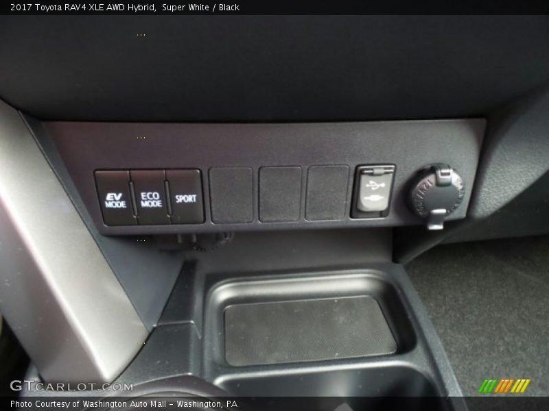 Super White / Black 2017 Toyota RAV4 XLE AWD Hybrid