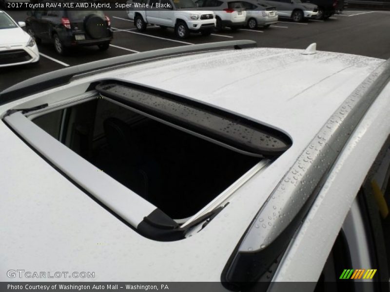 Super White / Black 2017 Toyota RAV4 XLE AWD Hybrid