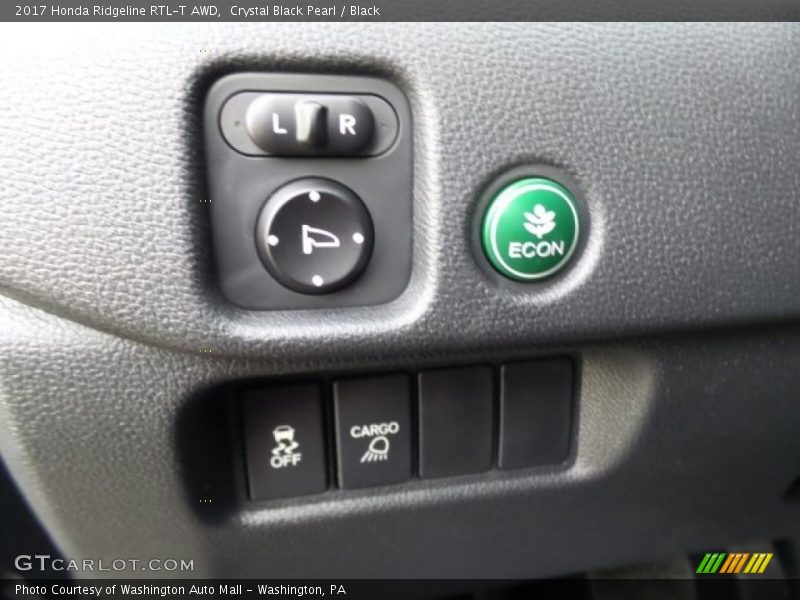 Controls of 2017 Ridgeline RTL-T AWD