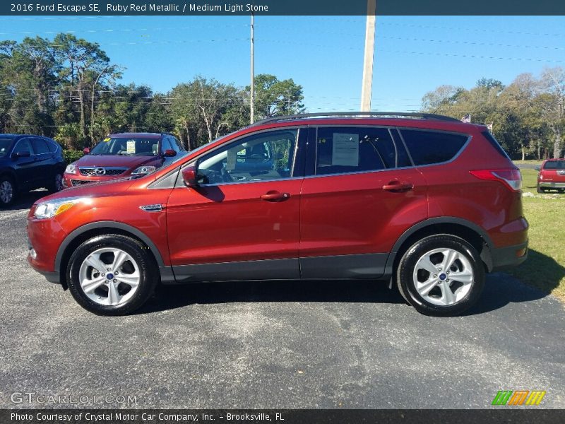 Ruby Red Metallic / Medium Light Stone 2016 Ford Escape SE