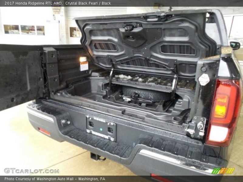  2017 Ridgeline RTL AWD Trunk