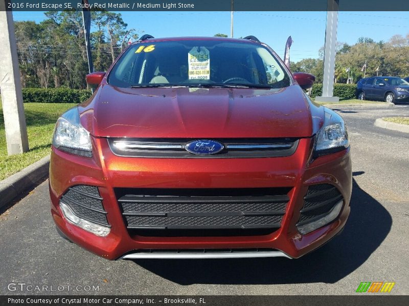 Ruby Red Metallic / Medium Light Stone 2016 Ford Escape SE