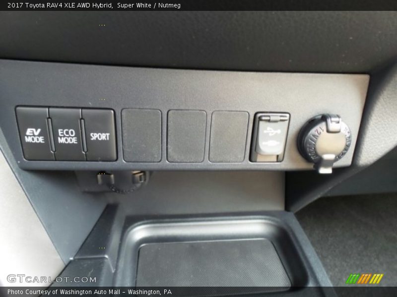 Super White / Nutmeg 2017 Toyota RAV4 XLE AWD Hybrid