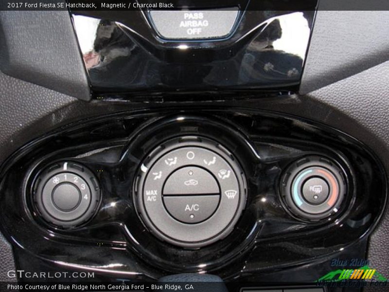 Magnetic / Charcoal Black 2017 Ford Fiesta SE Hatchback