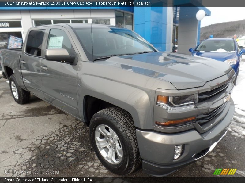 Front 3/4 View of 2017 Silverado 1500 LT Crew Cab 4x4