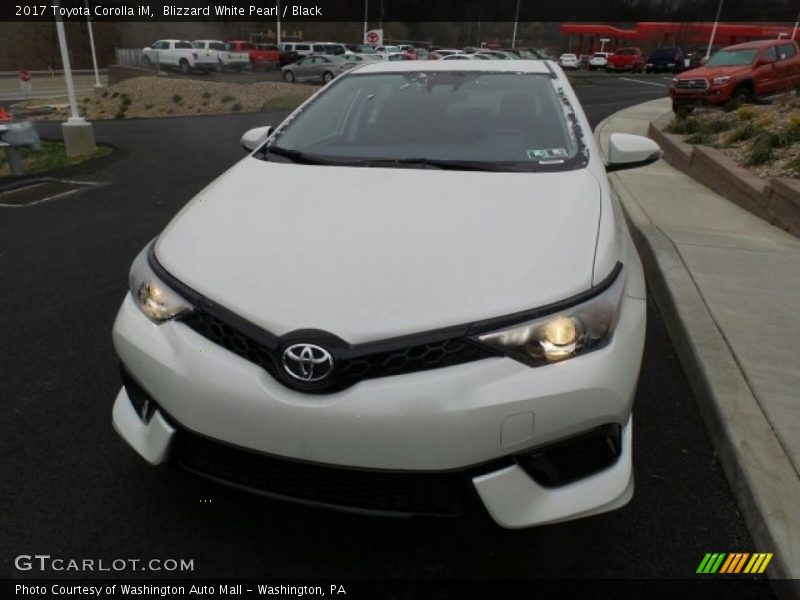 Blizzard White Pearl / Black 2017 Toyota Corolla iM