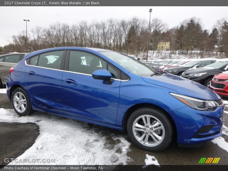 Kinetic Blue Metallic / Jet Black 2017 Chevrolet Cruze LT