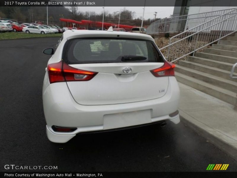 Blizzard White Pearl / Black 2017 Toyota Corolla iM