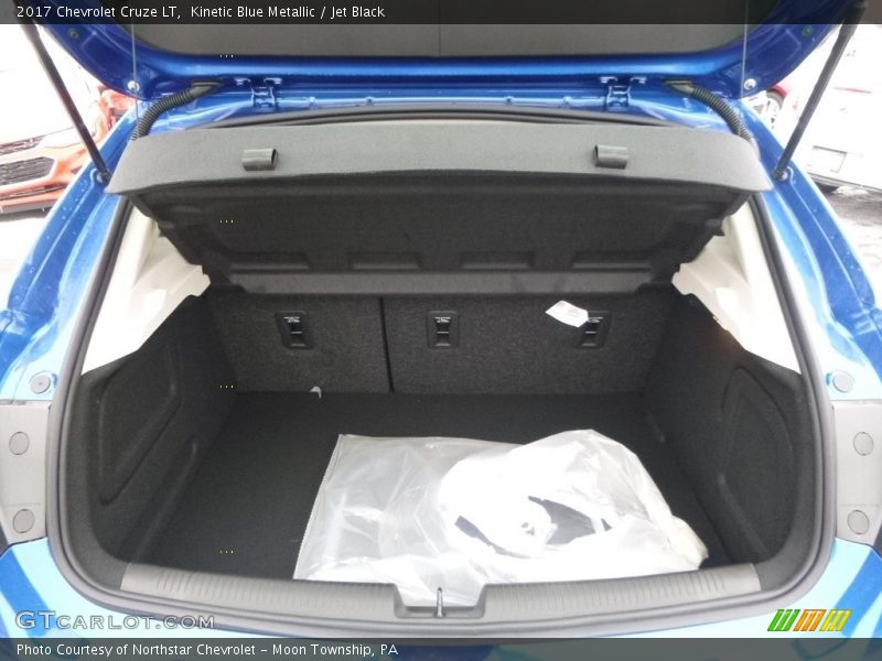 Kinetic Blue Metallic / Jet Black 2017 Chevrolet Cruze LT