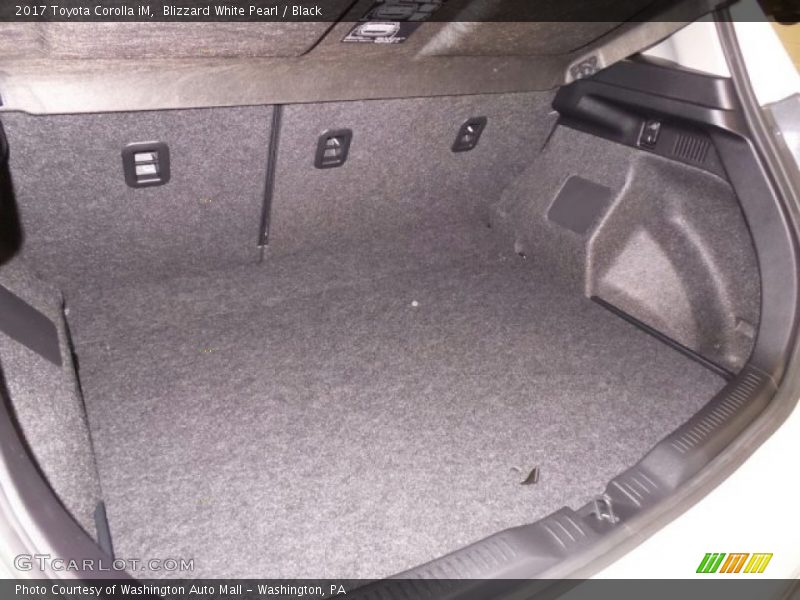 Blizzard White Pearl / Black 2017 Toyota Corolla iM