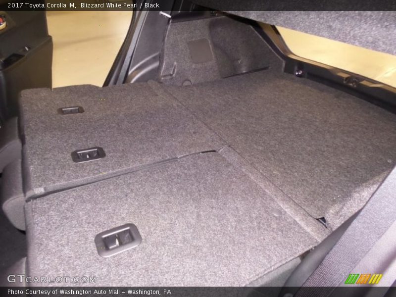 Blizzard White Pearl / Black 2017 Toyota Corolla iM