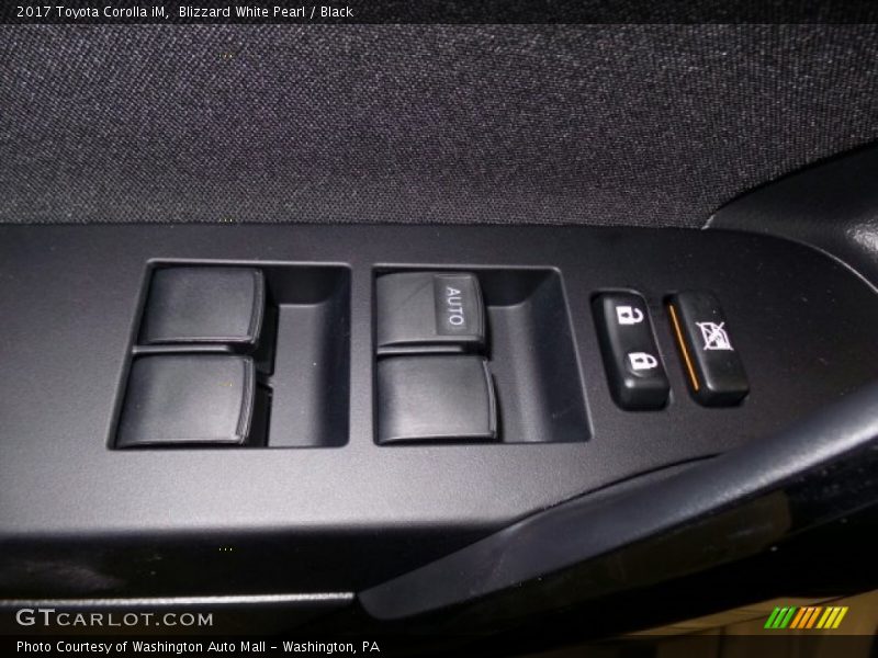 Blizzard White Pearl / Black 2017 Toyota Corolla iM