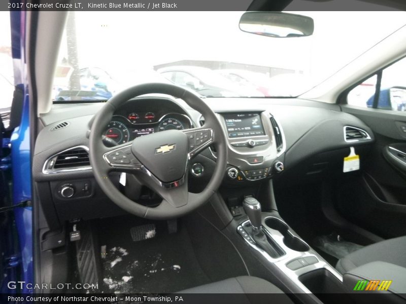 Kinetic Blue Metallic / Jet Black 2017 Chevrolet Cruze LT