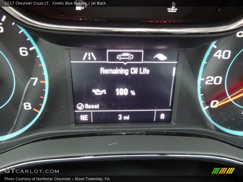 Kinetic Blue Metallic / Jet Black 2017 Chevrolet Cruze LT