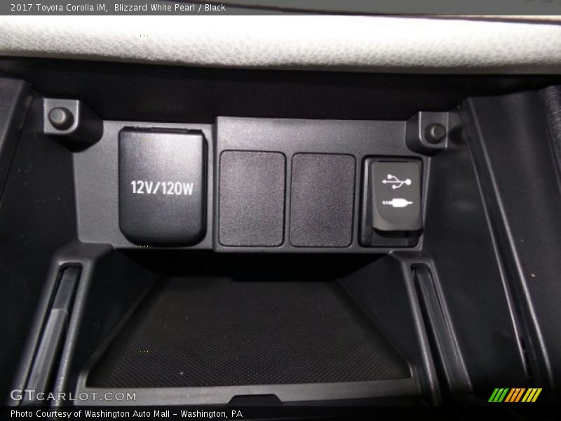 Blizzard White Pearl / Black 2017 Toyota Corolla iM