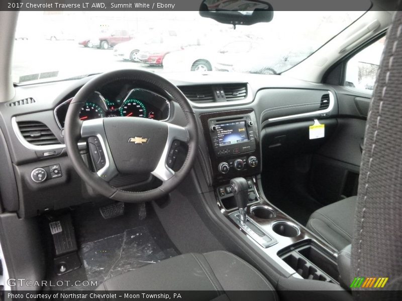 Summit White / Ebony 2017 Chevrolet Traverse LT AWD