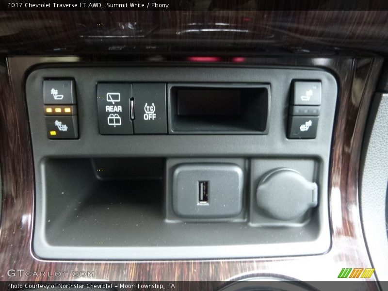 Summit White / Ebony 2017 Chevrolet Traverse LT AWD