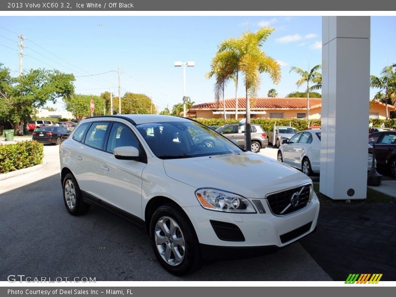 Front 3/4 View of 2013 XC60 3.2