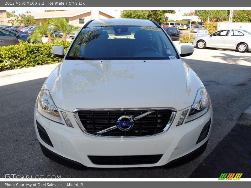 Ice White / Off Black 2013 Volvo XC60 3.2