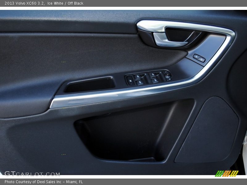 Ice White / Off Black 2013 Volvo XC60 3.2