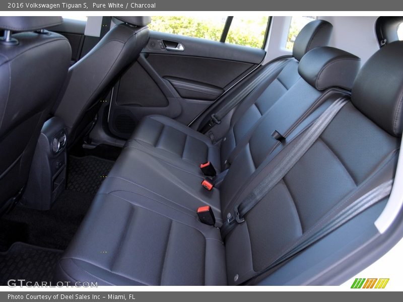 Pure White / Charcoal 2016 Volkswagen Tiguan S