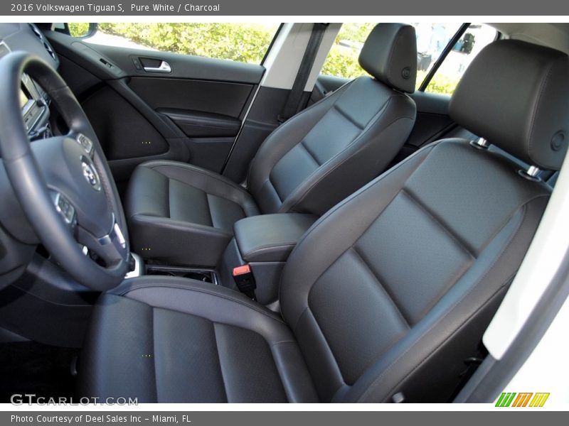 Pure White / Charcoal 2016 Volkswagen Tiguan S