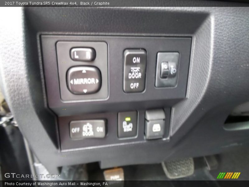 Black / Graphite 2017 Toyota Tundra SR5 CrewMax 4x4