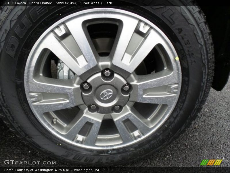 Super White / Black 2017 Toyota Tundra Limited CrewMax 4x4