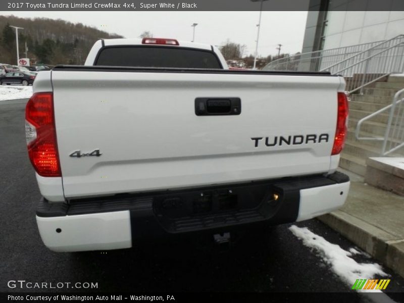 Super White / Black 2017 Toyota Tundra Limited CrewMax 4x4