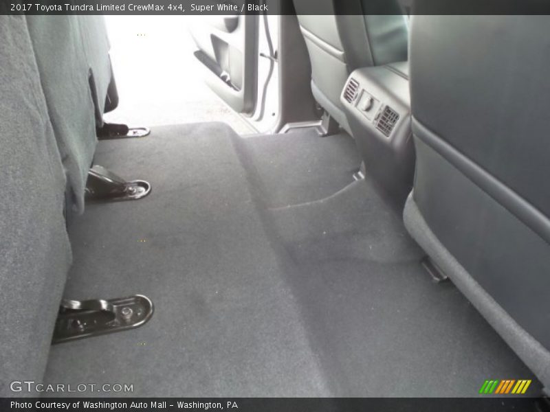 Super White / Black 2017 Toyota Tundra Limited CrewMax 4x4