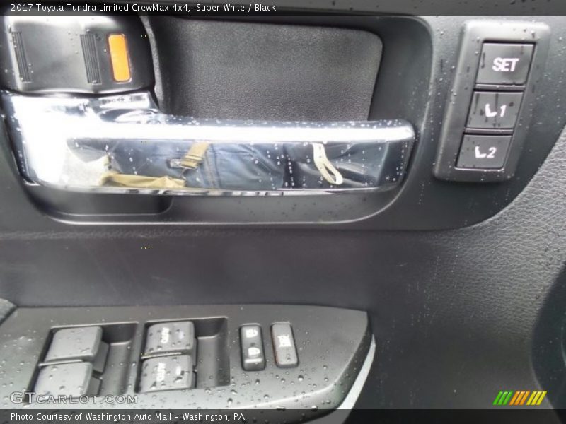 Super White / Black 2017 Toyota Tundra Limited CrewMax 4x4