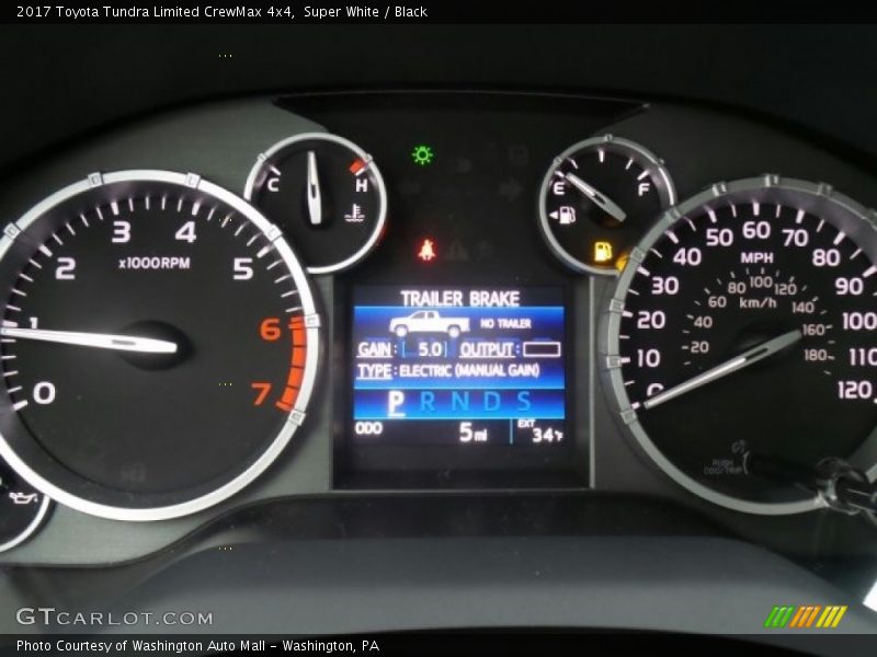 Super White / Black 2017 Toyota Tundra Limited CrewMax 4x4