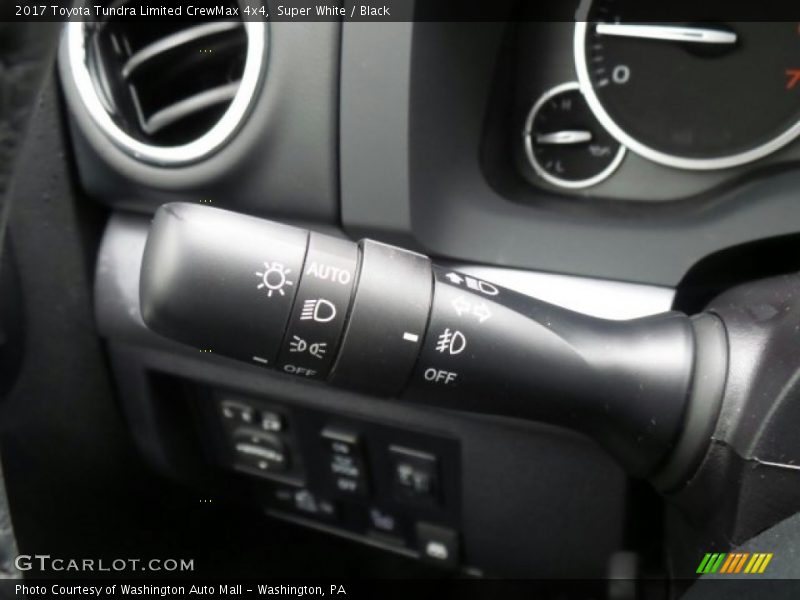 Super White / Black 2017 Toyota Tundra Limited CrewMax 4x4
