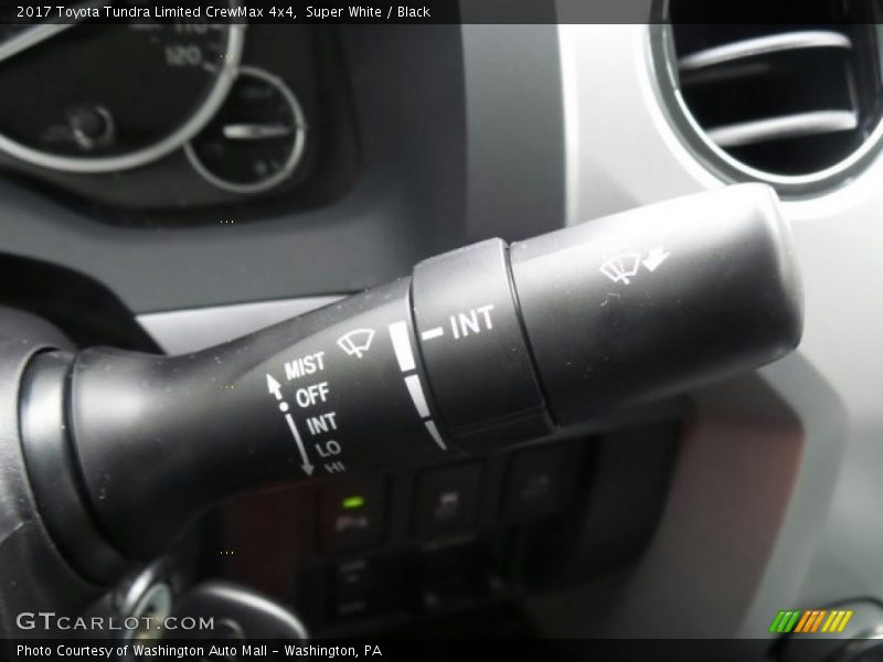 Super White / Black 2017 Toyota Tundra Limited CrewMax 4x4