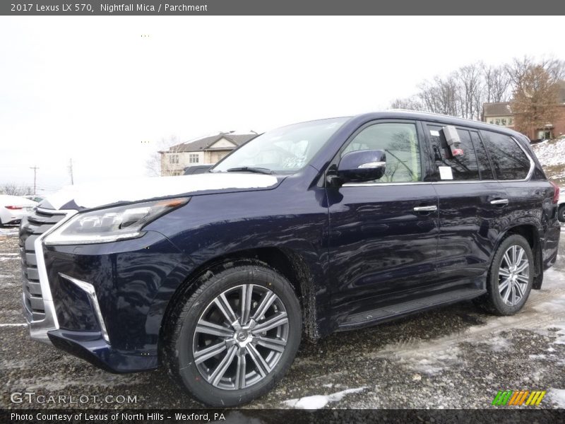 Front 3/4 View of 2017 LX 570