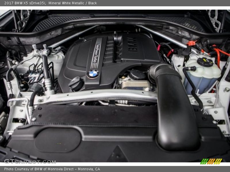 Mineral White Metallic / Black 2017 BMW X5 sDrive35i