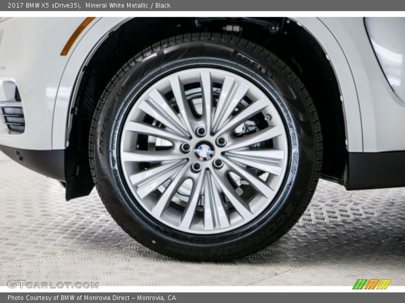 Mineral White Metallic / Black 2017 BMW X5 sDrive35i