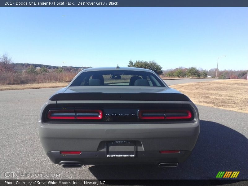 Destroyer Grey / Black 2017 Dodge Challenger R/T Scat Pack